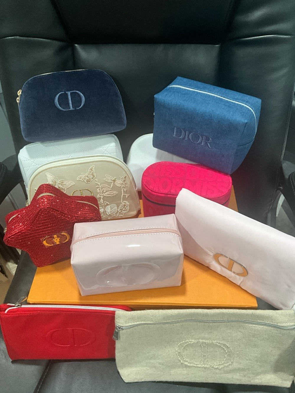 Assorted Cosmetic Pouch Set — White, Black, Pink, Blue, Red, Cream - Picture 14 of 15